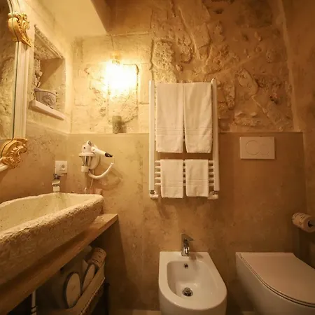 Palazzo Stapane 8 *